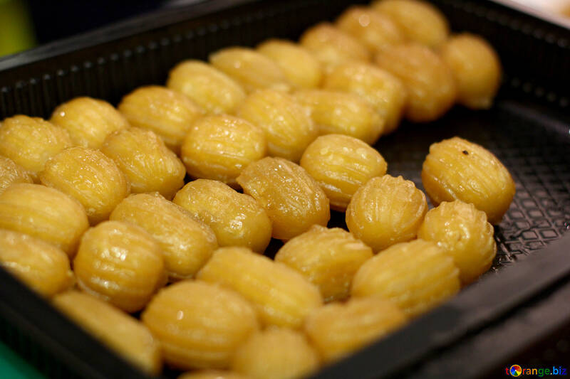 nuts or beans glazed peanuts yellow sweets dessert №53048