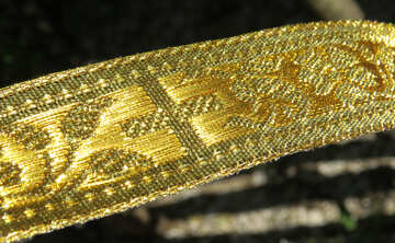 Cinturón cruzado de cinta de tela dorada №54014