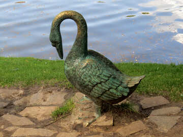 green goose statue №54200