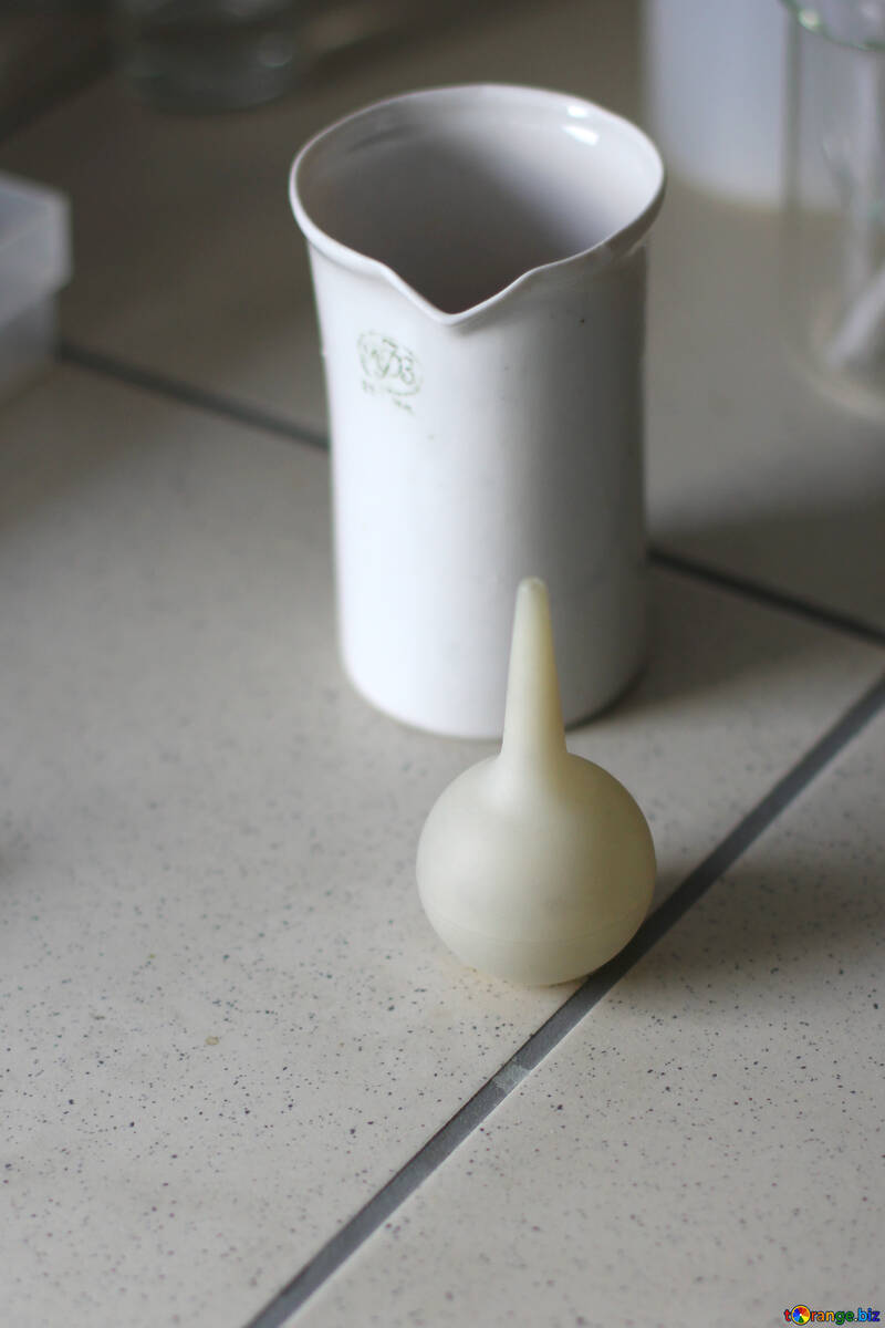 cup with pour spout, bulb syringe №54657