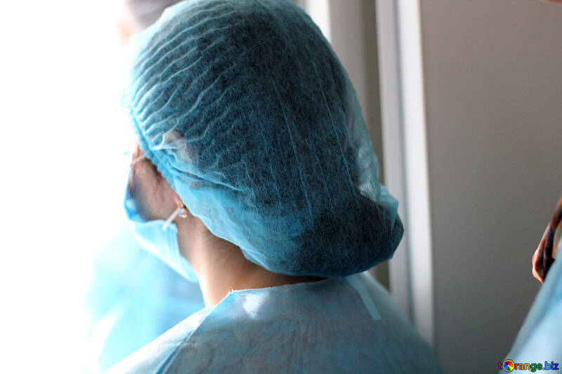 Doctor hair net looking away medical worker hairnet №54547