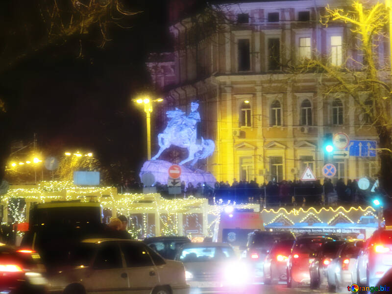 Noite da cidade construindo engarrafamento de rua Natal Fundo de monumento de ano novo №54056