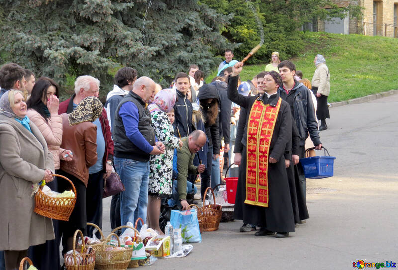 There is a priest and people №54008