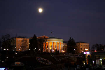 Moon on building beautiful landscape palace white house №55107