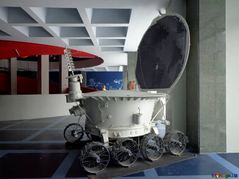 Space rover en vehículo robótico con ruedas de museo №55443