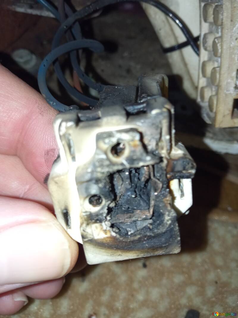 Burnt connectors №56728