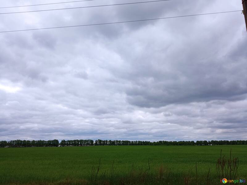 Wolken über dem Feld №56515