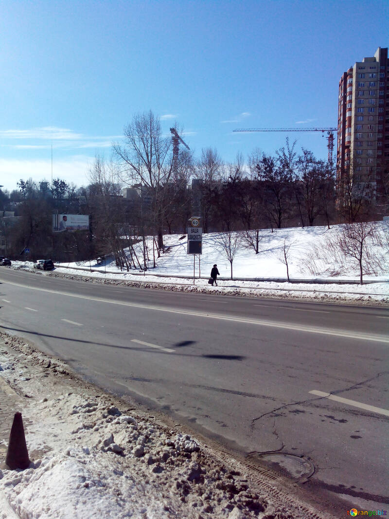 Estrada de neve na rua de inverno №56125