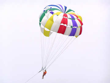 Corsa con gli sci paracadute №7835