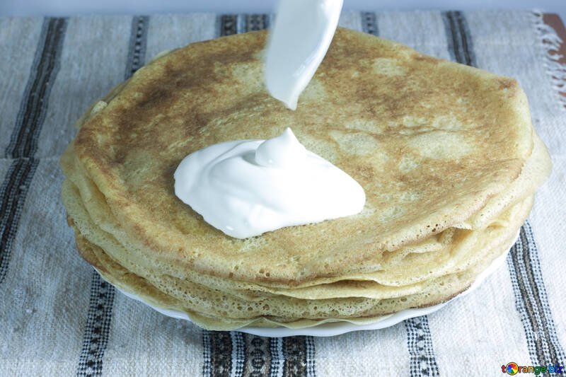 Pancakes  and  sour cream. №7760