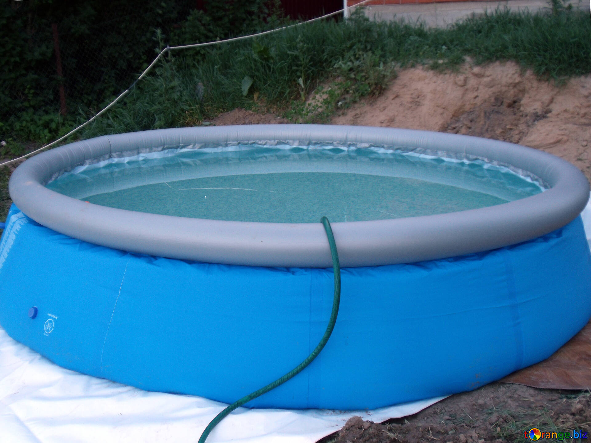 как установить надувной бассейн