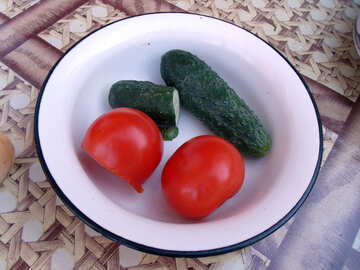 Cucumbers  and  tomatoes №9361
