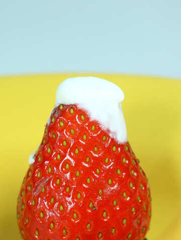 Sour cream,  strawberry. №9095