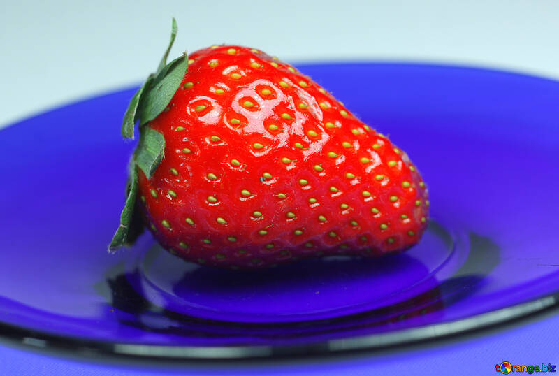 Strawberries №9100