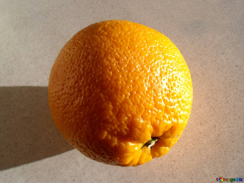 Orange  sur  table №9210