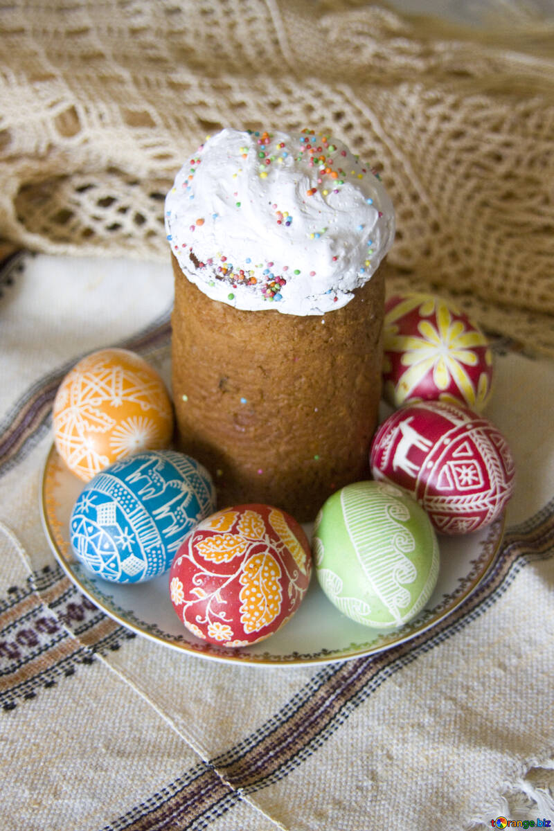 Pascua  torta  y  pintado  huevos №9671