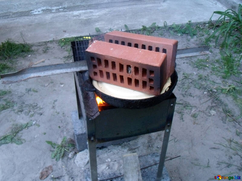 Frying Pan  at  barbecue №9358