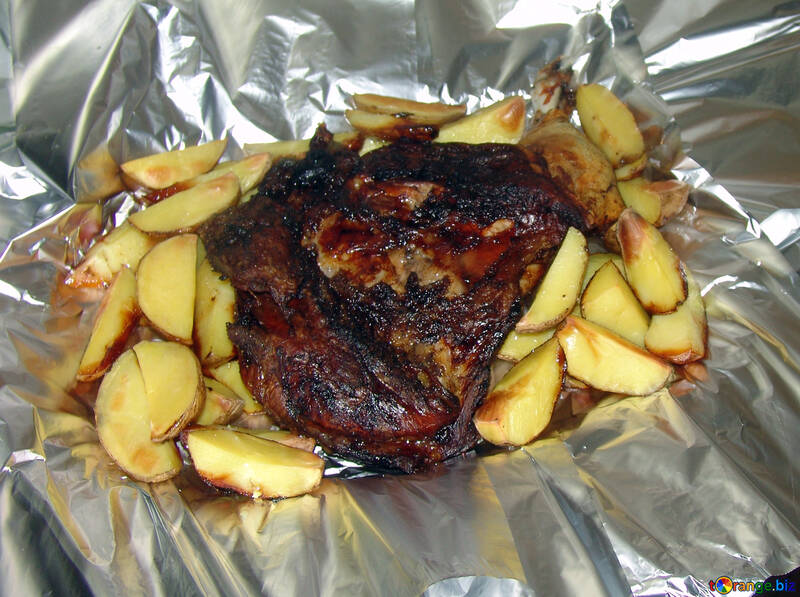 Potatoes  baked  in  foil №9172