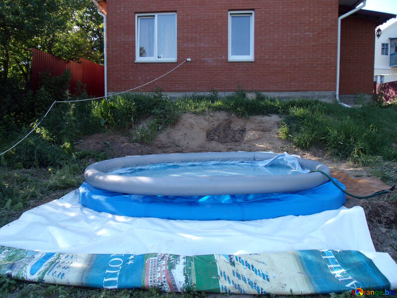 Процес установки надувного басейну №9198