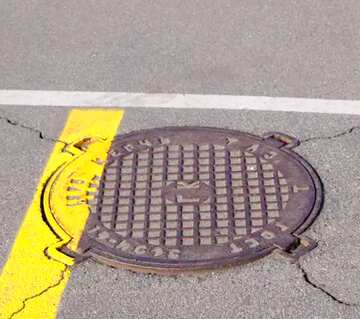FX №156763 Manhole with yellow line