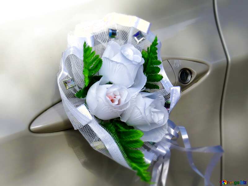 Wedding flowers on car №35795