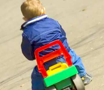 FX №17621 Image for profile picture A boy in baby car.
