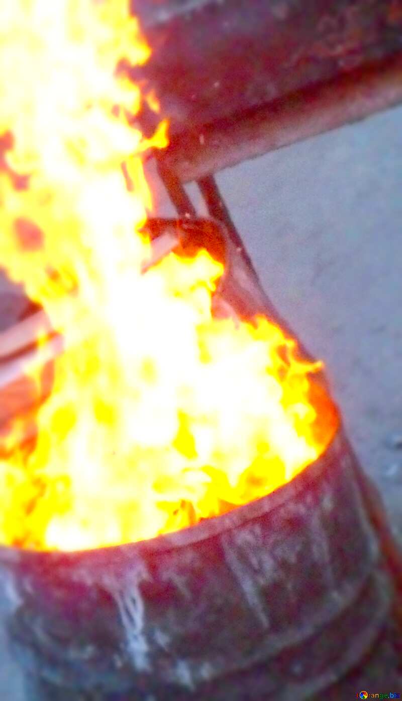 Image for profile picture Burning trash in barrel. №13485