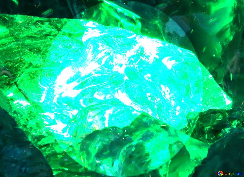Emerald in  circle frame №16545