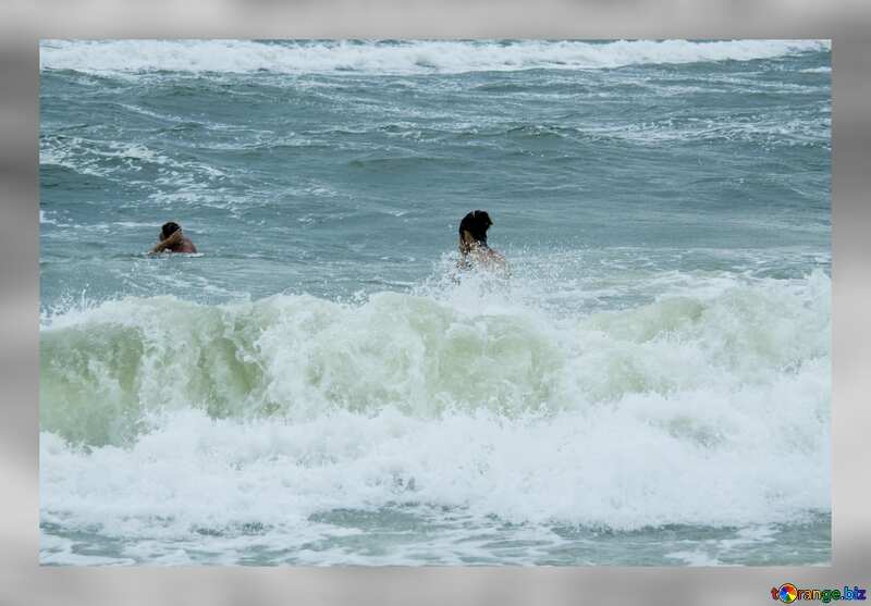Big sea waves and people  №13459