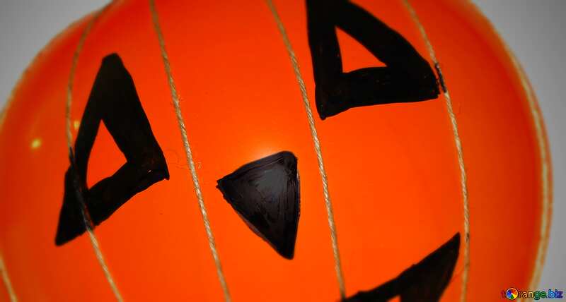 Cover. Make pumpkin from Halloween balloon. №33651