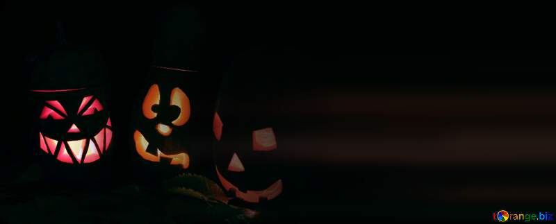 Pumpkins blur left side dark background №24317