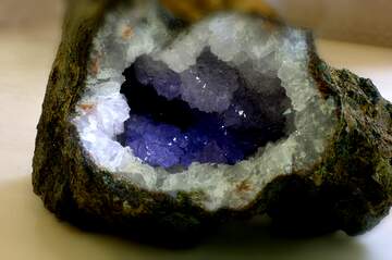 FX №268553 Stunning Amethyst Geode: Nature`s Brilliant Gemstone Formation