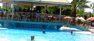 FX №48774 Обложка. Люди плавают в бассейне летом.