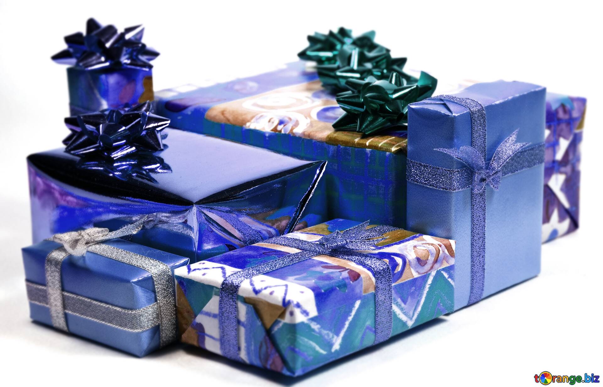 Подарок синий цвет. Коробки для подарков. Красивые подарочные коробки. Новогодние коробки. Подарок синий.