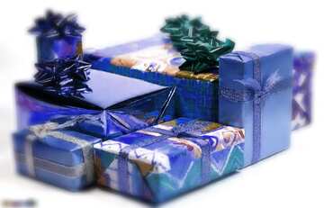 FX №56679 Синего цвета. Коробки с подарками на белом фоне.