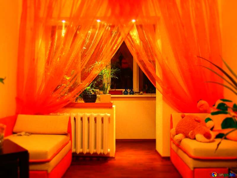 Яркие цвета. Оранжевые шторы на окне с подсветкой. №613