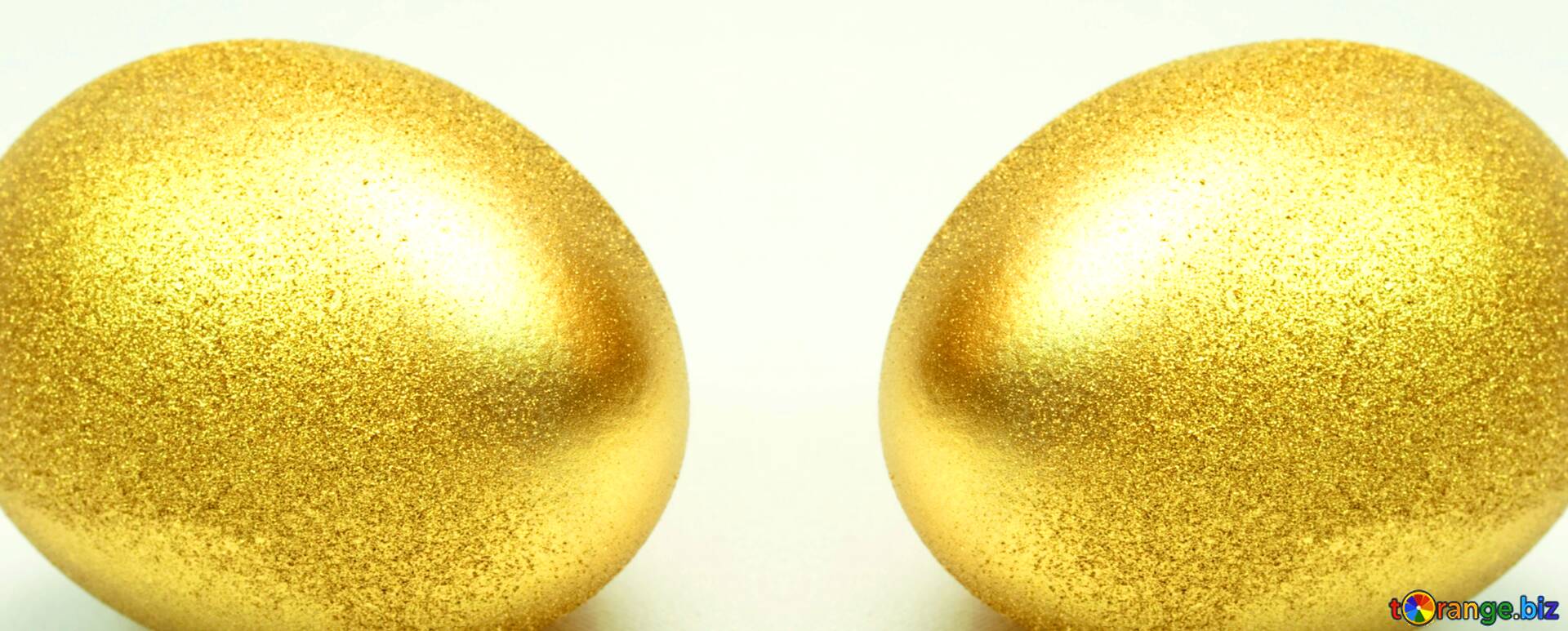 Найдите золотое яйцо. Золотое яйцо. 2 Золотых яйца. Яйцо золото. Золотого цвета яйца.