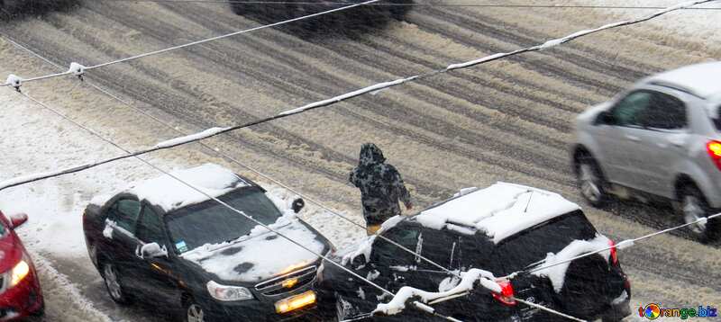 Abdeckung. Ein Autounfall im Schnee. №18073