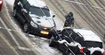 FX №64962 Couverture. Un accident de voiture dans la neige.