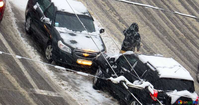 Couverture. Un accident de voiture dans la neige. №18073