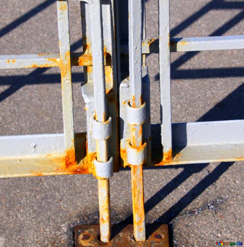 Vertical bolts on the gate №765